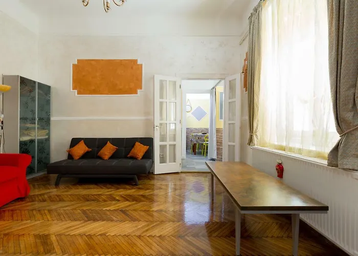 Budapestapartment9 *
