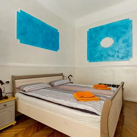 Apartamento Budapestapartment9 *